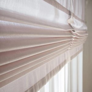 Гармония Света и Тени: Как Мы Превратили Окна в Произведение Искусства с Помощью Штор Плиссе